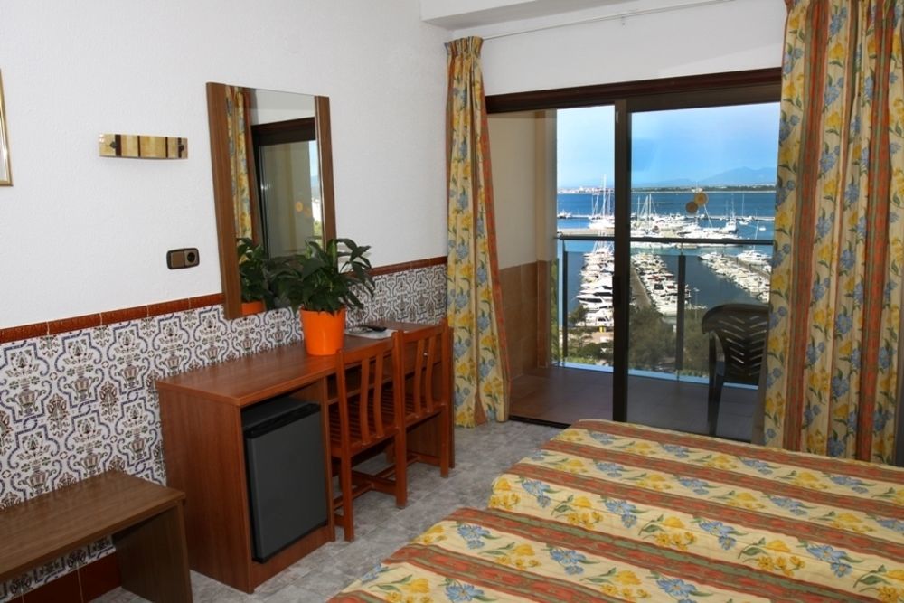 Checkin Catalonia Hotel Calella Kültér fotó